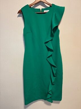 Calvin Klein emerald green sleeveless sheath dress w/cascading ruffle. Size 6